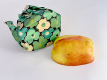 Load image into Gallery viewer, Sustainable Ecofriendly Green natural home goods PÜR Evergreen zero waste Mrs Meyers Method Forces of Nature biodegradable The Best Natural Beeswax Reusable Food Wraps Warm Spring 31 SMALL( 8X8), 1 MEDIUM (10X10), 1 LARGE(13X14) ECO-FRIENDLY, SUSTAINABLE WAY TO STORE YOUR FOOD: Natural Beeswax Wraps are perfect for storing veggies, fruit, bread, cheese, snacks,