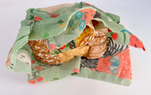 Load image into Gallery viewer, Sustainable Ecofriendly Green natural home goods PÜR Evergreen zero waste Mrs Meyers Method Forces of Nature biodegradable The Best Natural Beeswax Reusable Food Wraps Warm Spring 31 SMALL( 8X8), 1 MEDIUM (10X10), 1 LARGE(13X14) ECO-FRIENDLY, SUSTAINABLE WAY TO STORE YOUR FOOD: Natural Beeswax Wraps are perfect for storing veggies, fruit, bread, cheese, snacks, 